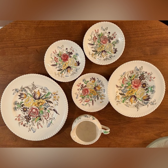 Lot of Vintage Windsor Ware “Garden Bouquet” - Picture 1 of 16